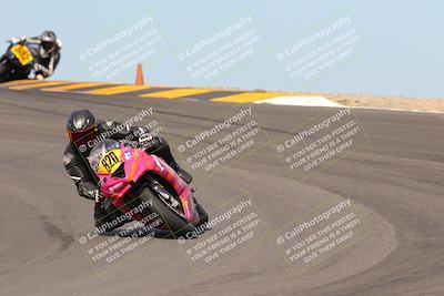 media/Oct-30-2022-CVMA (Sun) [[fb421c3cec]]/Race 5 Amateur Formula Middleweight/
